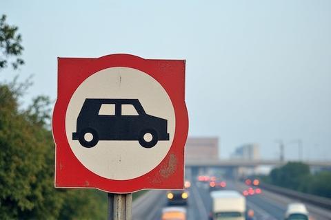 Sign indicating toll-free road